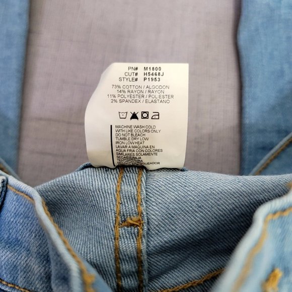 Vibrant MIU Jrs 3 W25 L32 Thrashed Ripped Wide Leg Hi Waisted Jeans Light Demin - Picture 7 of 7